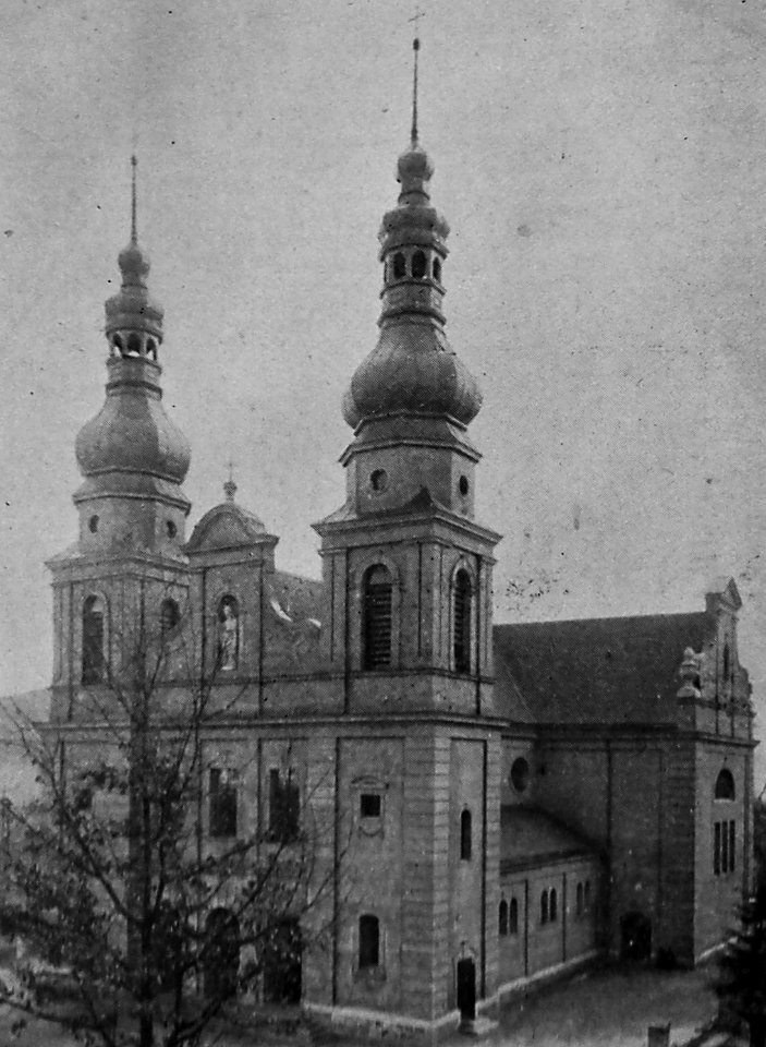 Ujscie church old