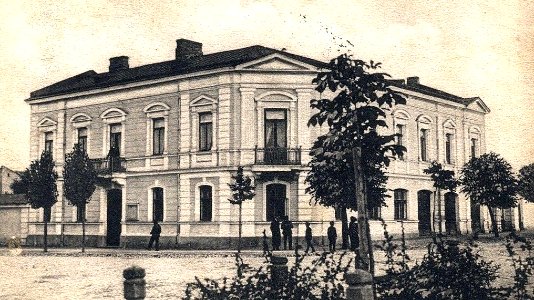 Ul. 3-go maja 5 Mława, view from corner