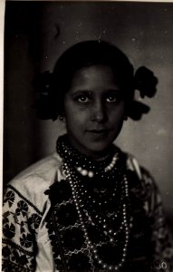 Ukrainische Mädchen in nationaler Tracht (BildID 15705679)