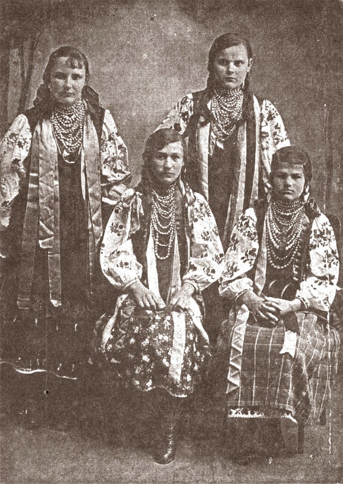Ukrainian girls, 1909