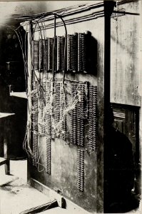 Umschaltung der alten Zentrale auf die neuen Klappschränke ohne Störung des Betriebes (BildID 15626271)