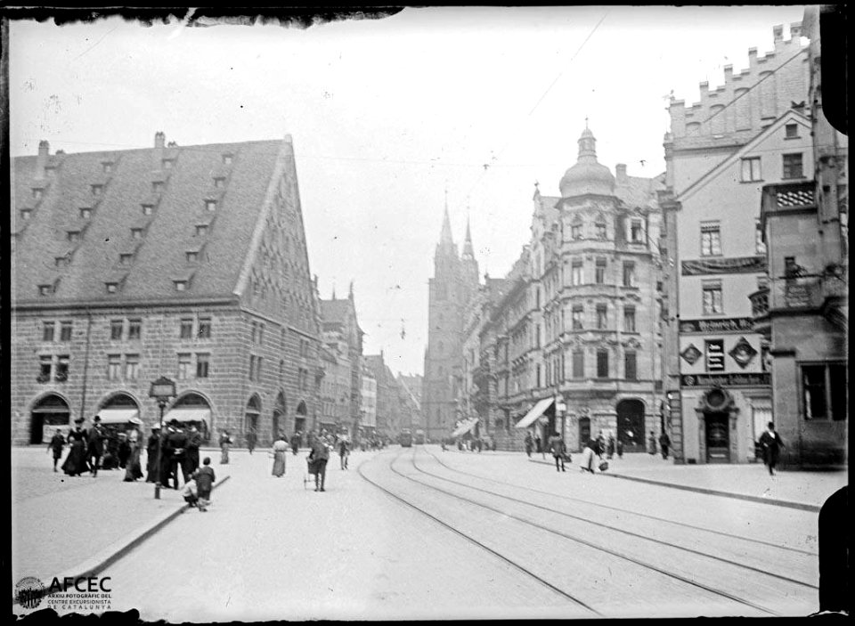 Un ampli carrer comercial de la ciutat de Nuremberg