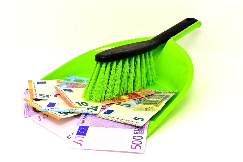 Figure of speech dustpan broom