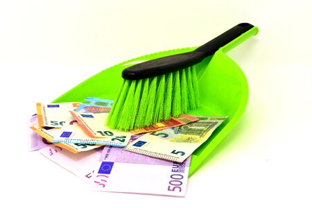 Figure of speech dustpan broom