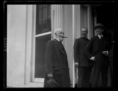 Uncle Joe Cannon probably giving his last (...)al call as a member of the Hse. of Representatives. Sept. 21, 1922 (White House, Washington, D.C.) LCCN2016891689
