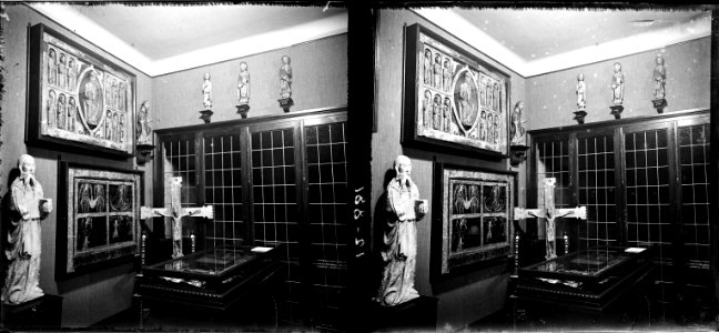Una sala de la casa museu Lluís Plandiura amb una iconografia de Sant Valeri photo