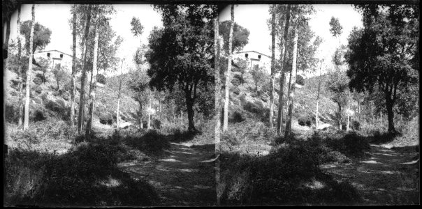 Una masia al camí de la font de la Llet