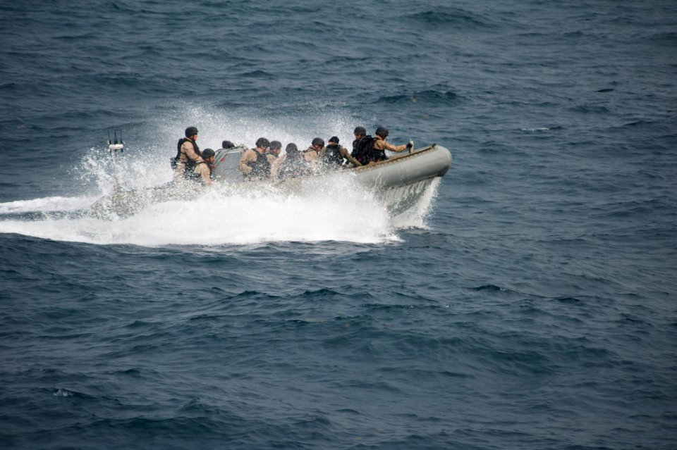 Underway operations 131122-N-EI510-033