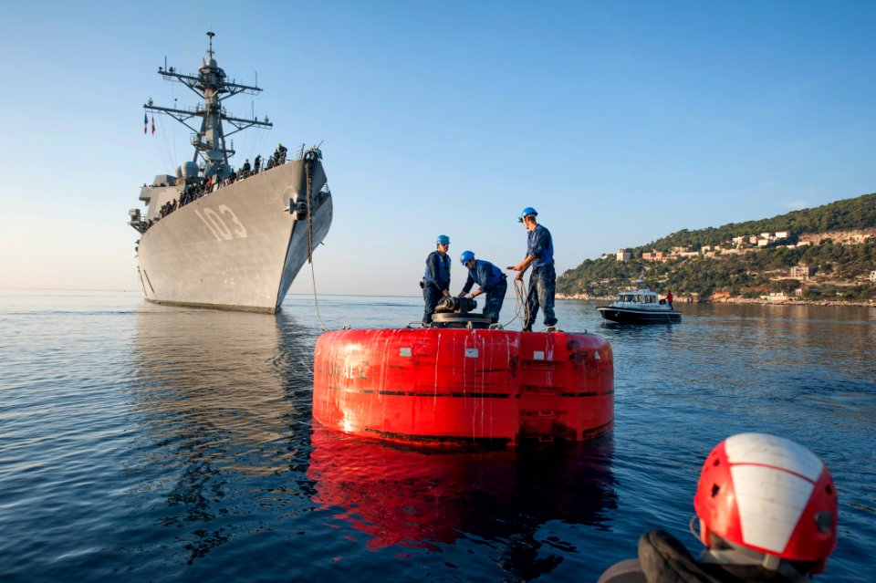 Underway operations 141101-N-EI510-106