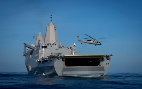 Underway recovery test 140220-N-OM642-635