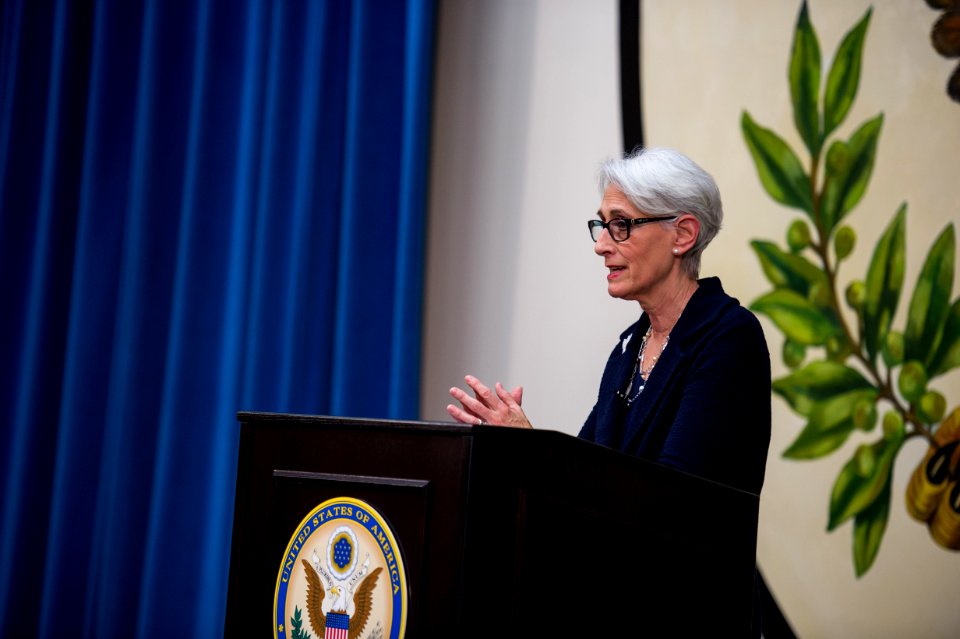 Under Secretary Sherman Addresses the Media in Tokyo - Flickr - East Asia and Pacific Media Hub (3)