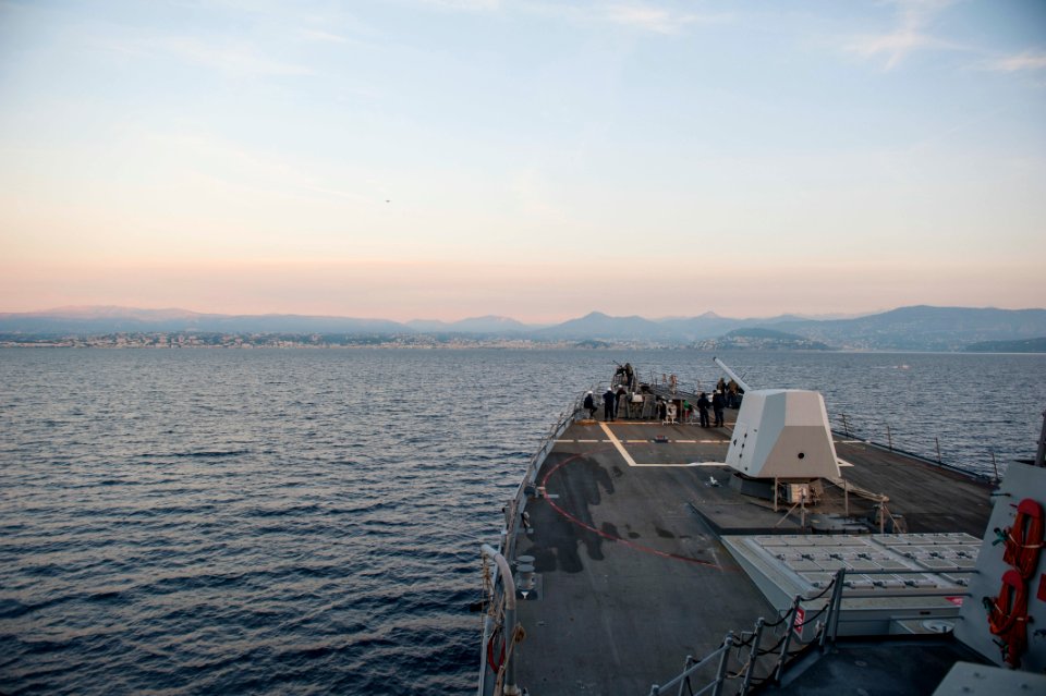Underway operations 141101-N-EI510-001