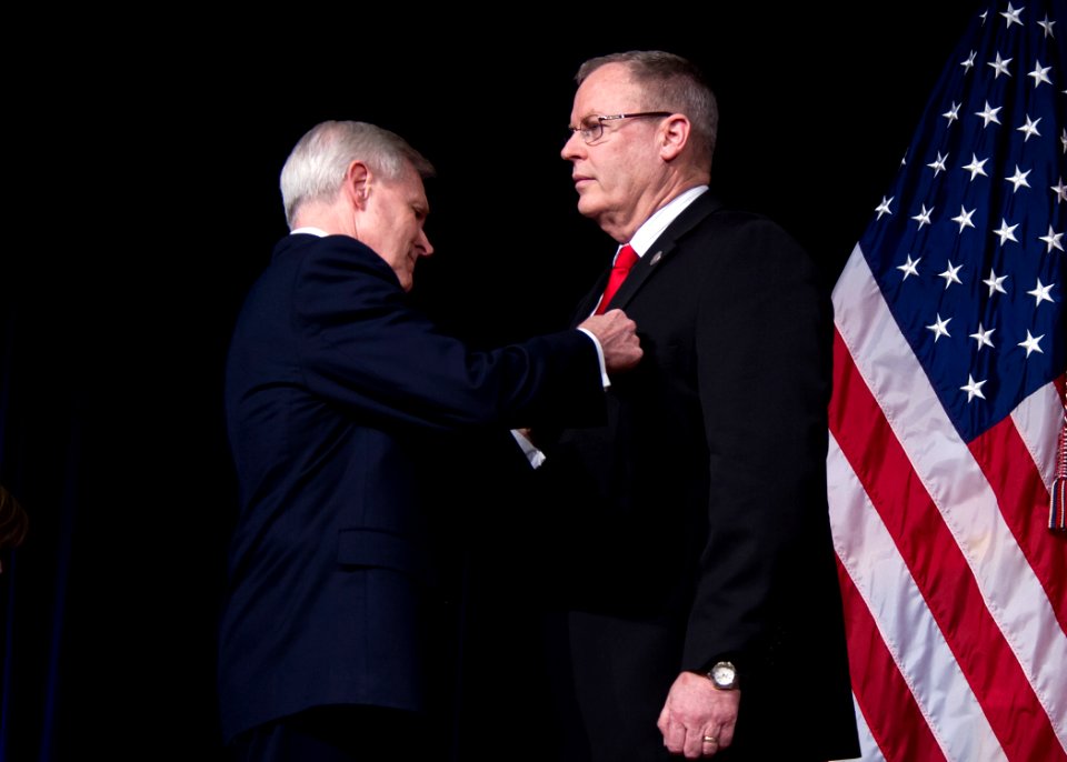 Under Secretary Work receives medal at the Pentagon. (8579436049)