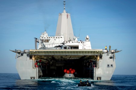 Underway recovery test 140220-N-OM642-291