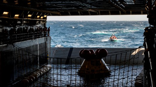 Underway recovery test 140917-N-GO855-078