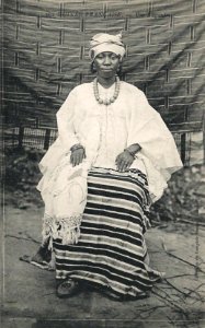 Une élégante (Guinée)