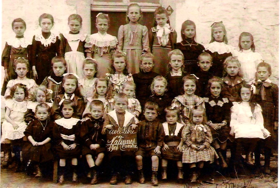 Une classe de l'ECOLE LIBRE EN 1906
