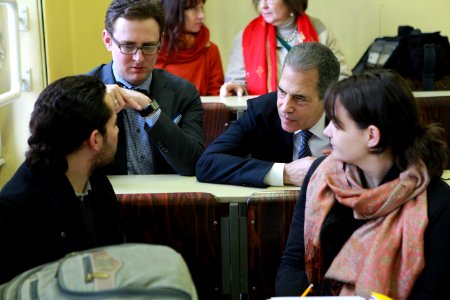 Under Secretary of State Richard Stengel Visits the Embassy in Berlin IMG 7875 - desks - intent (24720414801)