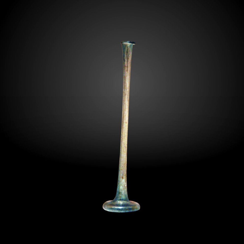 Unguentarium-candlestick-Inv 001326-P8190161-gradient