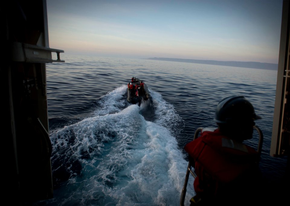 Underway recovery test 140220-N-WR307-115