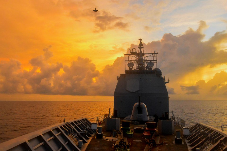 Underway Sunset 141016-N-ZZ786-143