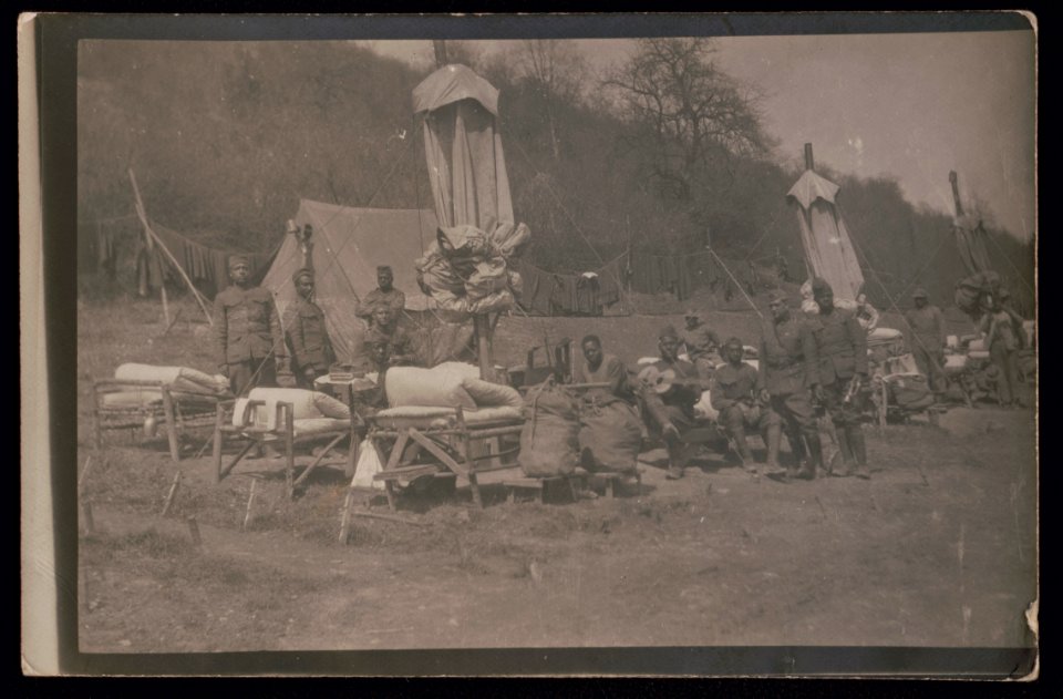 Unidentified African American soldiers in camp LCCN2017648700