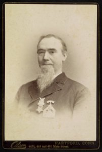 Unidentified Civil War veteran with Grand Army of the Republic medals) - Olsen, 447-1-2, 449 and 451 Main Street, Hartford, Conn LCCN2016652276