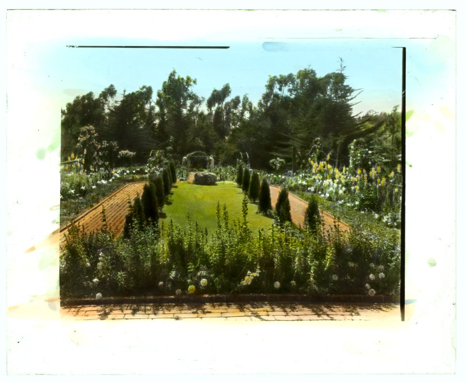 Unidentified house and garden, possibly Maine or Massachusetts. Lawn parterre and flower borders LCCN2008680097