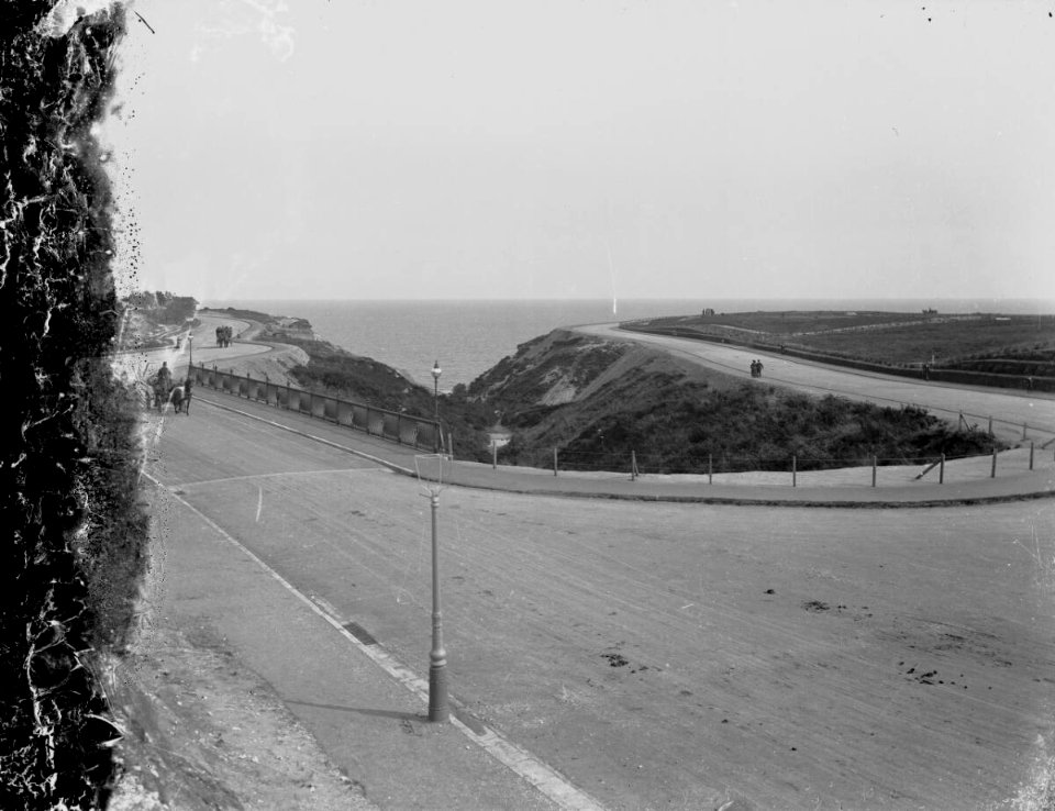 Unidentified coastal scene (4641674)