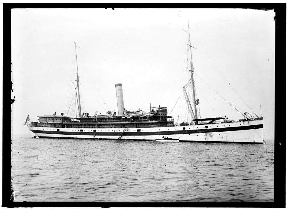UNIDENTIFIED SHIP LOC hec.05622