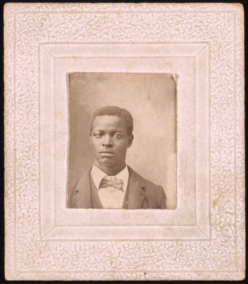 Unidentified man, head-and-shoulders portrait, seated, facing front LCCN2015650124