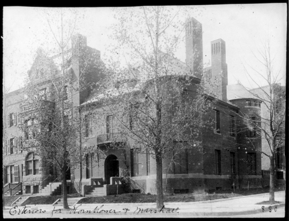 Unidentified Washington, D.C., building exterior LCCN2001698387