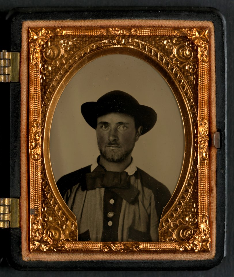 Unidentified soldier in Western Confederate battleshirt LCCN2015645469