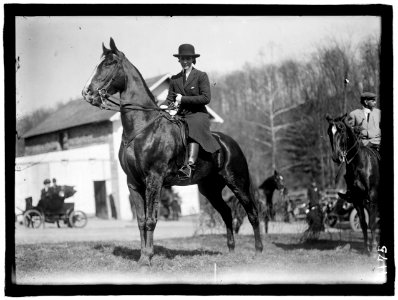 UNIDENTIFIED WOMAN ON HORSE LOC hec.00944
