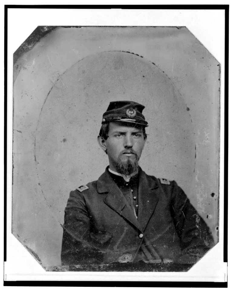 Unidentified Union officer, half-length portrait, facing front LCCN2003679634