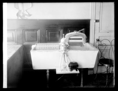 Union Barber Supply, washing machine LCCN2016852049