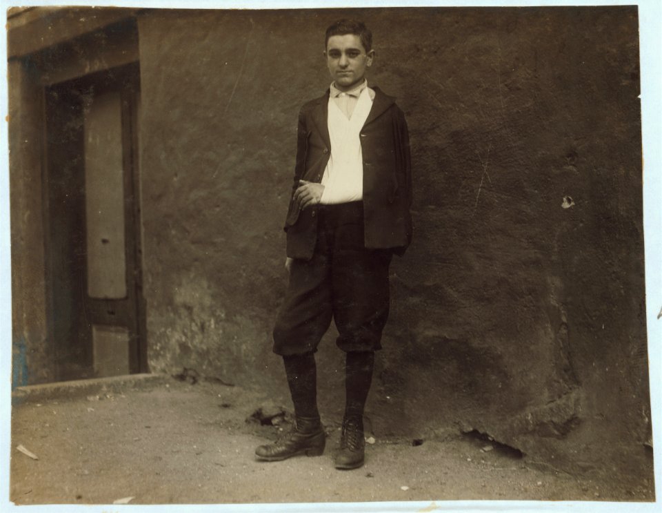Union Hospital case - Manuel Costa Maiata. 301 Ferry St. Sweeper in Fall River Iron Works five weeks - 17 years old. Broke wrist while sweeping. Slipped on a banana skin. LOC cph.3b05705