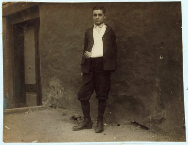 Union Hospital case - Manuel Costa Maiata. 301 Ferry St. Sweeper in Fall River Iron Works five weeks - 17 years old. Broke wrist while sweeping. Slipped on a banana skin. LOC cph.3b05705