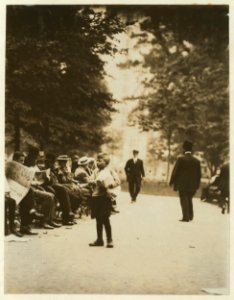 Union Square Newsie. LOC nclc.03646