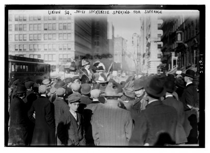 Union Sq. - Mrs. McKenzie speaking for suffrage LCCN2014689974