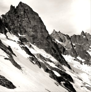 Uniform biotite gneiss exposed on the north side of McMillan Spire