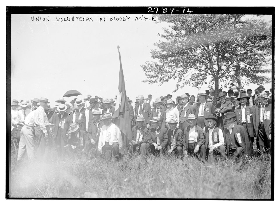 Union Volunteers (i.e., 72nd Pennsylvania Infantry) at Bloody Angle LCCN2014693817
