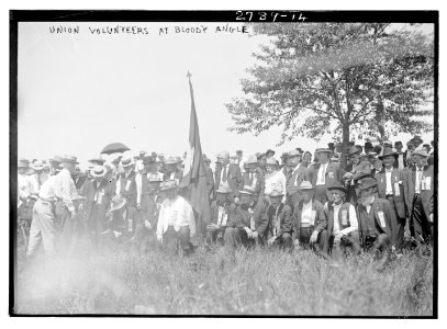Union Volunteers (i.e., 72nd Pennsylvania Infantry) at Bloody Angle LCCN2014693817