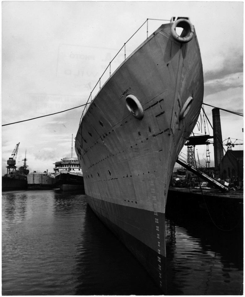 United Kingdom. Clydeban, Scotland. First British all-welded destroyer gets its finishing touches at the Clydebank... - NARA - 541768