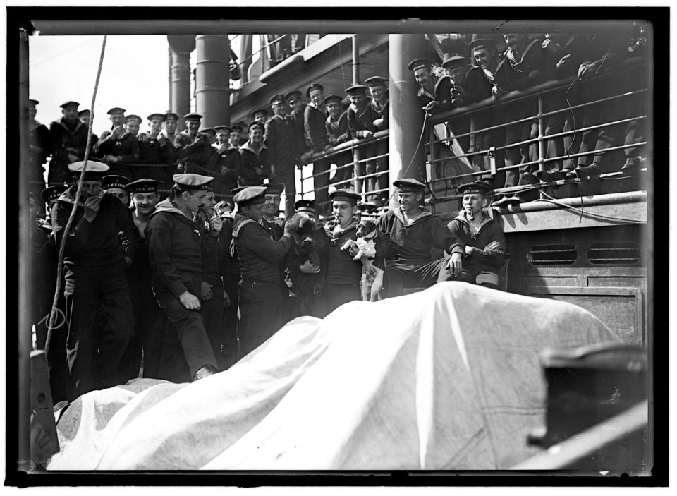 UNITED STATES NAVY. EITEL FRIEDRICH, GERMAN SHIP TAKEN OVER BY U.S.; CROWDED WITH CREWS OF CAPTURED SHIPS LCCN2016866236
