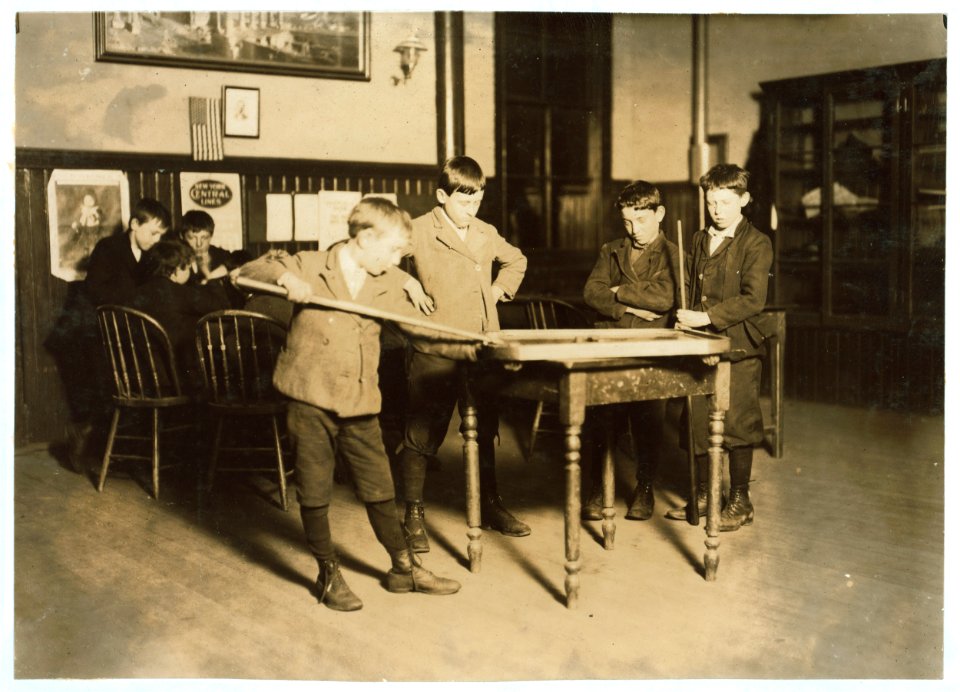 United Workers Boy's Club. New Haven, Conn. Getting hold of the newsboys. LOC nclc.04526