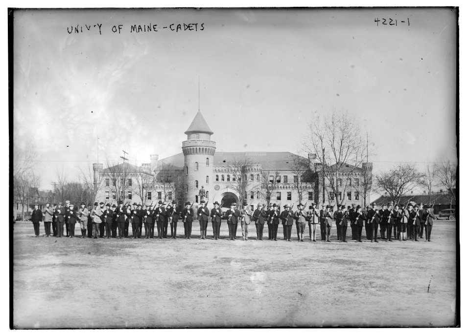 Univ'y of Maine Cadets LCCN2014704657