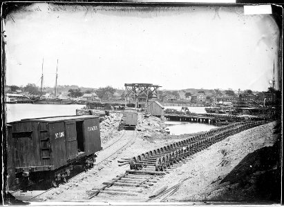 Unloading railroad material at Manchester, Va - NARA - 528965