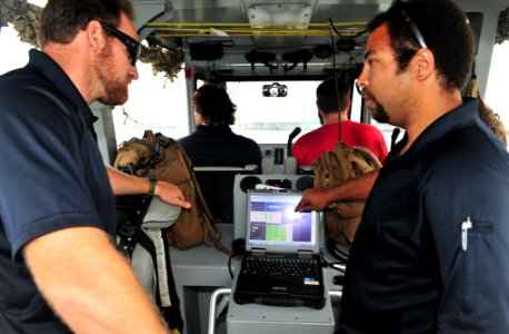 Unmanned Underwater Vehicle operations 130501-N-CG436-102