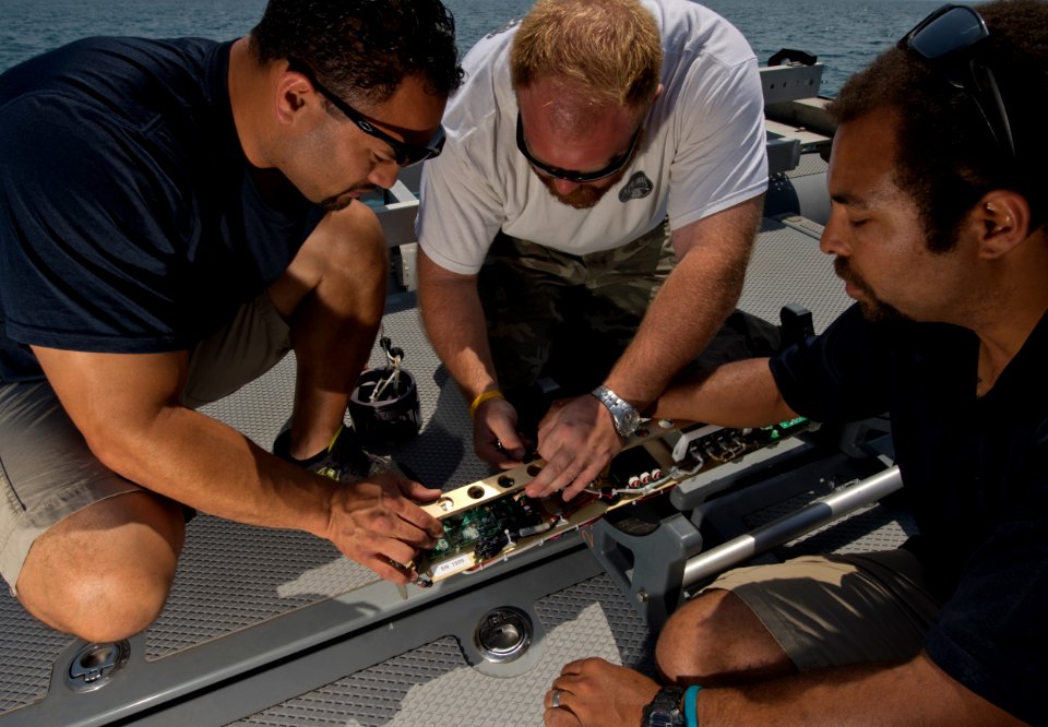 Unmanned underwater vehicle operations 130429-N-GG400-043